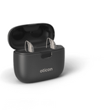 Oticon SmartCharger, Bild aus einem Winkel aufgenommen, Oticon More, Modell miniRITE R Hörgeräte mit Auzen unbegrenztem Service 